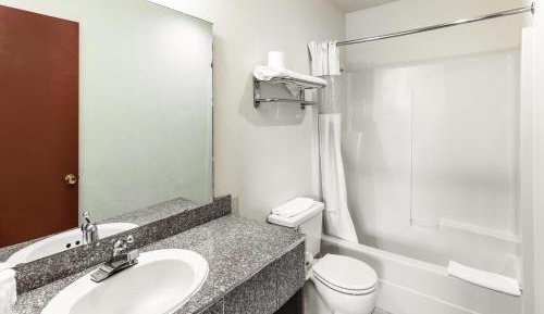 Queen Room - Disability Access