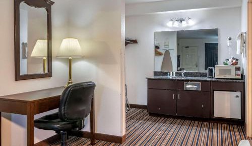 Superior King Room with Sofa Bed - Non-Smoking
