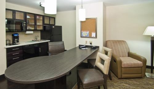Queen Room - Hearing Accessible - Non-Smoking