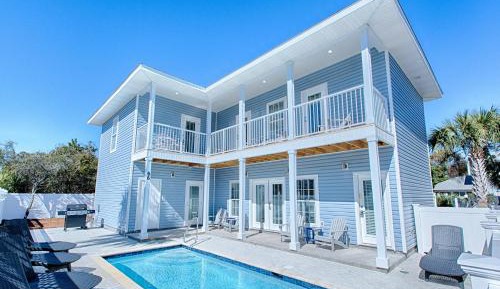 Six-Bedroom Holiday Home