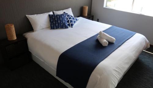 Double or Twin Room with Mountain View