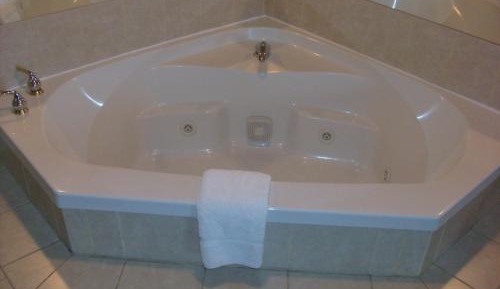 1 King Bed | Mobil Acc RI Shwr Nsmk Kitchen