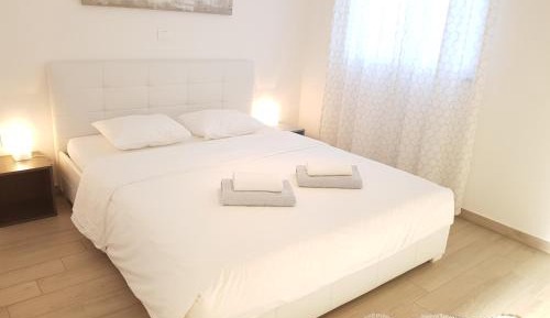Two-Bedroom Apartment with Pool View - Ground Floor