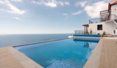 Studio Apartment with Sea View