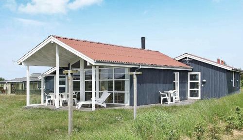 Four-Bedroom Holiday Home