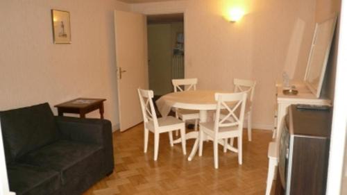 Two-Bedroom Apartment (6 Adults)