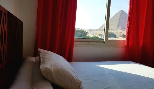 Deluxe Double Room with Window and Pyramids View