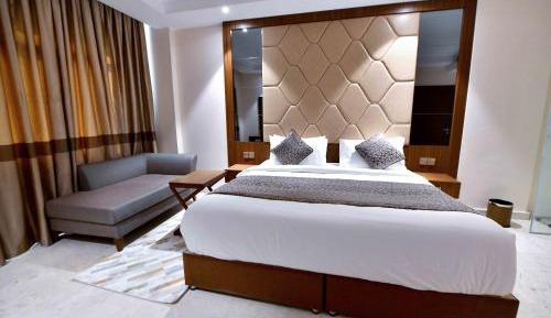 Standard King Room