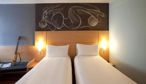 Standard Room with 2 Single Beds