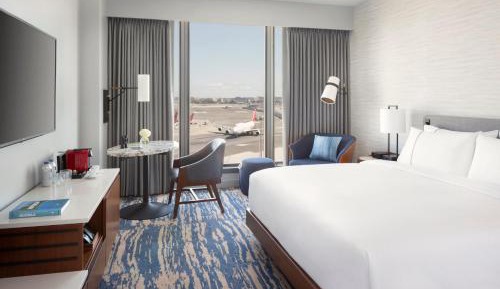 King Room with Runway View