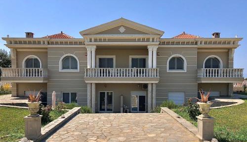 Bungalow with Sea View