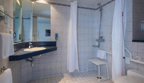 Double Room with Free Hot Breakfast - Accessible