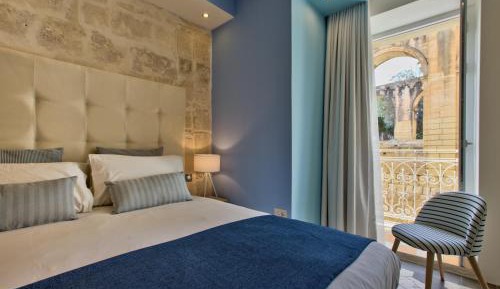 One-Bedroom Apartment with Garden View