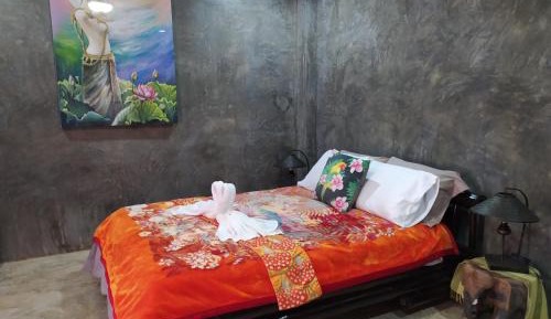 Queen Room with Garden View