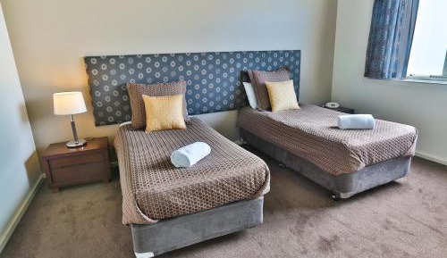 Luxury Two-Bedroom Apartment with Spa Bath