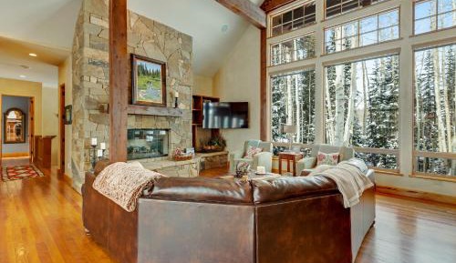 Five Bedroom Holiday Home