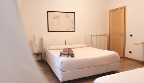 Triple Room with Private Bathroom and Balcony
