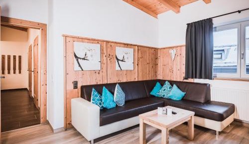 Four-Bedroom Apartment with Sauna