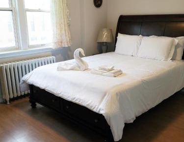 Queen Room with Shared Bathroom