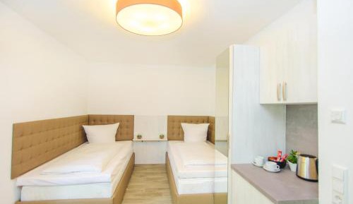 Twin Room with Shower