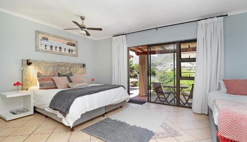 Family Room with Garden View