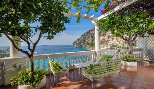 Two-Bedroom Apartment with Terrace and Sea View