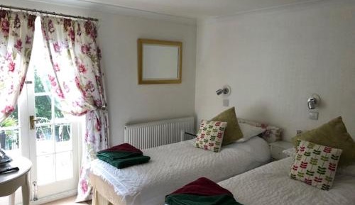 Twin Room with Bathroom