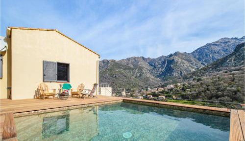 Four-Bedroom Holiday Home