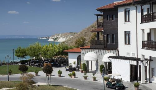 One-Bedroom Apartment with Balcony and Sea View