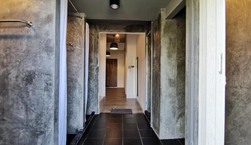 Standard 6 Bed Private shared Bathroom