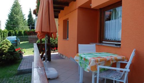 Large One-Bedroom Apartment with Terrace - Ground Floor