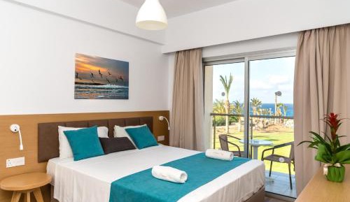 Superior One-Bedroom Apartment with Sea View