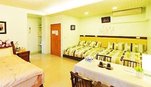 Family Suite (6 Adults)