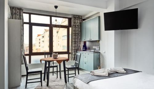 Gold Studio Apartment