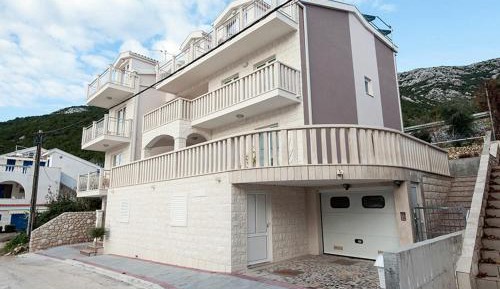 Studio Apartment with Balcony and Side Sea View
