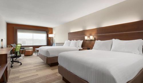 Queen Suite with Two Queen Beds