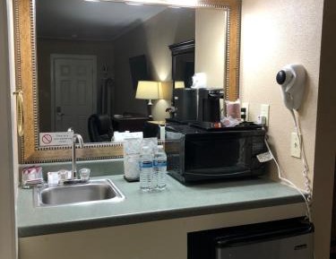 Deluxe Queen Room with 2 Queen Beds - Non Smoking
