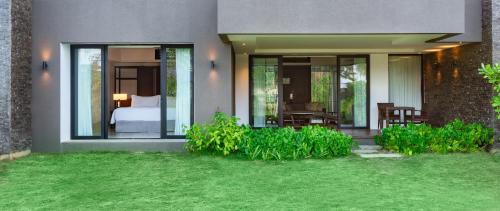 One-Bedroom Garden Terrace