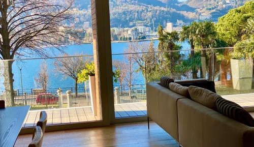 Apartment with Lake View