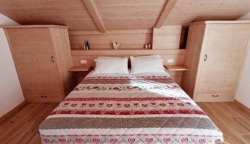 Deluxe Double or Twin Room with Mountain View