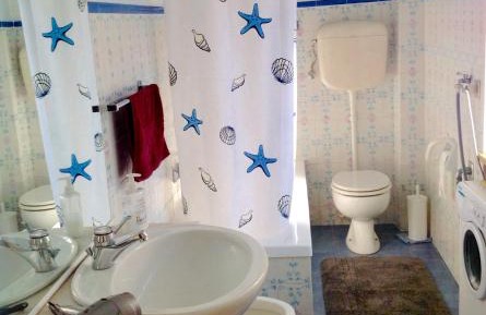 Economy Triple Room with Shared Bathroom