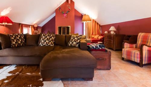 Five-Bedroom Holiday Home