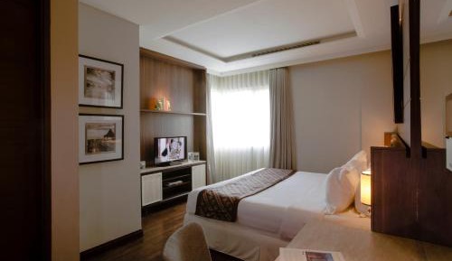 Two-Bedroom Deluxe Apartment