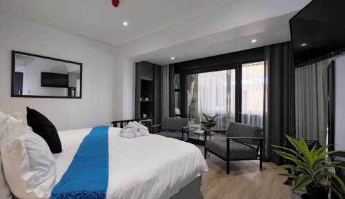 Double Room - Pool Side