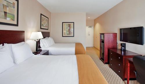 Standard Queen Room with Two Queen Beds