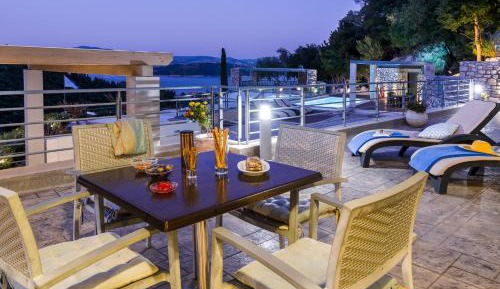Apartment with Terrace and Sea View