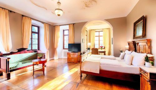 Junior Suite with Garden View