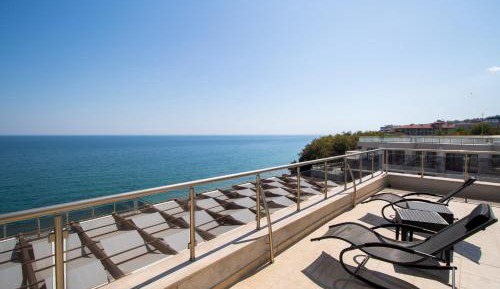 Apartment with Terrace
