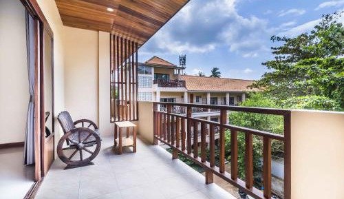 Studio with Balcony