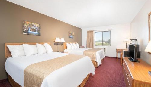 Queen Room with Two Queen Beds - Non-Smoking
